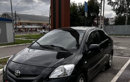 Toyota Yaris III рестайлинг, 2007 год, 655 000 рублей, 1 фотография