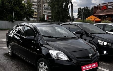 Toyota Yaris III рестайлинг, 2007 год, 655 000 рублей, 3 фотография