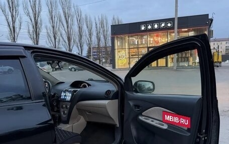 Toyota Yaris III рестайлинг, 2007 год, 655 000 рублей, 15 фотография