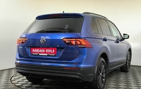 Volkswagen Tiguan II, 2020 год, 2 200 000 рублей, 4 фотография