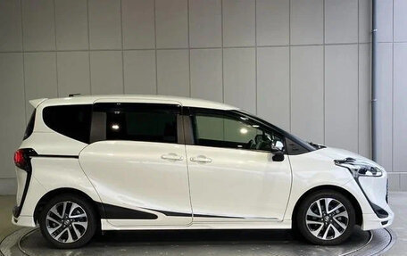 Toyota Sienta II, 2021 год, 1 050 666 рублей, 7 фотография