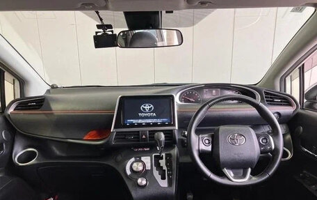 Toyota Sienta II, 2021 год, 1 050 666 рублей, 9 фотография