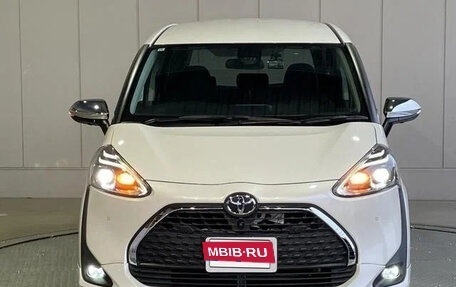 Toyota Sienta II, 2021 год, 1 050 666 рублей, 2 фотография