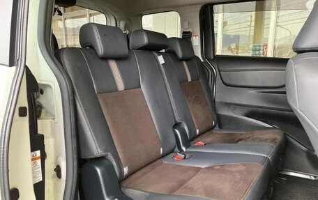 Toyota Sienta II, 2021 год, 1 050 666 рублей, 19 фотография