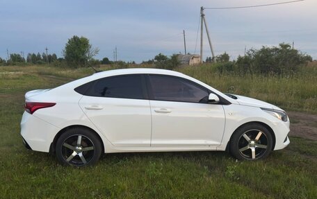 Hyundai Solaris II рестайлинг, 2019 год, 1 450 000 рублей, 2 фотография