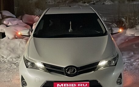 Toyota Auris II, 2013 год, 1 170 000 рублей, 3 фотография