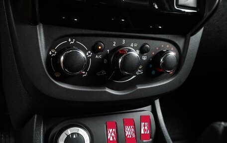 Renault Duster I рестайлинг, 2017 год, 1 297 000 рублей, 18 фотография