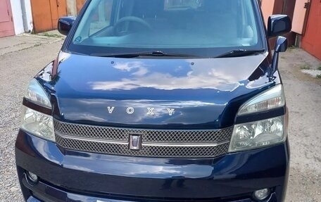 Toyota Voxy II, 2006 год, 1 000 000 рублей, 1 фотография