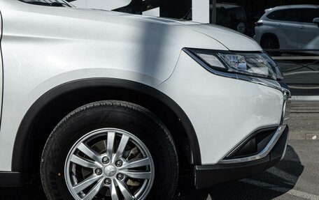 Mitsubishi Outlander III рестайлинг 3, 2020 год, 2 239 000 рублей, 6 фотография