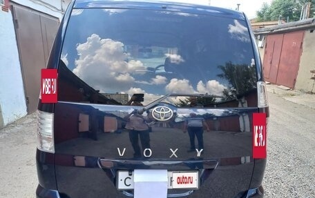 Toyota Voxy II, 2006 год, 1 000 000 рублей, 6 фотография