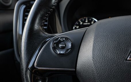 Mitsubishi Outlander III рестайлинг 3, 2020 год, 2 239 000 рублей, 18 фотография
