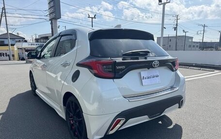 Toyota Yaris, 2023 год, 1 370 300 рублей, 5 фотография