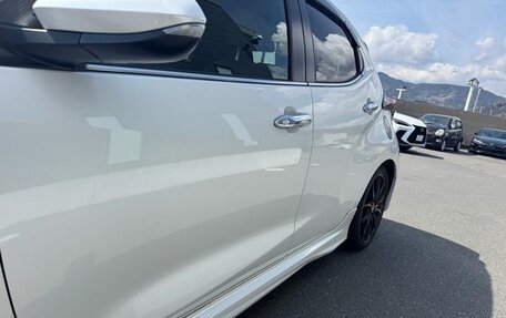 Toyota Yaris, 2023 год, 1 370 300 рублей, 8 фотография