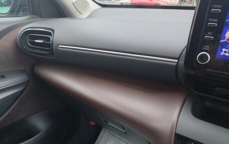 Toyota Yaris Cross, 2022 год, 1 400 325 рублей, 17 фотография