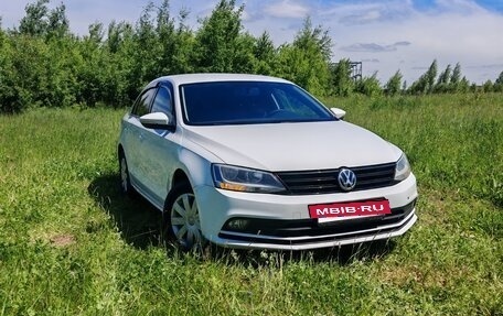 Volkswagen Jetta VI, 2015 год, 1 050 000 рублей, 2 фотография