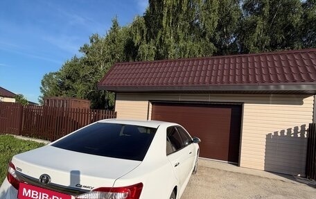 Toyota Camry, 2013 год, 1 950 000 рублей, 5 фотография