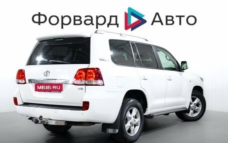 Toyota Land Cruiser 200, 2011 год, 2 790 000 рублей, 7 фотография
