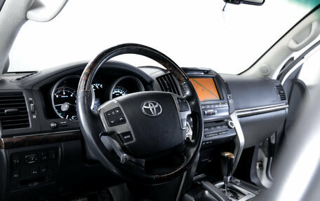 Toyota Land Cruiser 200, 2011 год, 2 790 000 рублей, 14 фотография