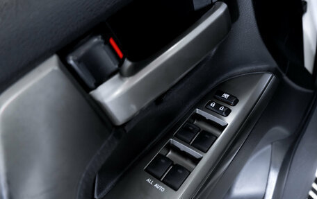 Toyota Land Cruiser 200, 2011 год, 2 790 000 рублей, 21 фотография