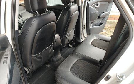 Hyundai ix35 I рестайлинг, 2012 год, 1 000 000 рублей, 9 фотография
