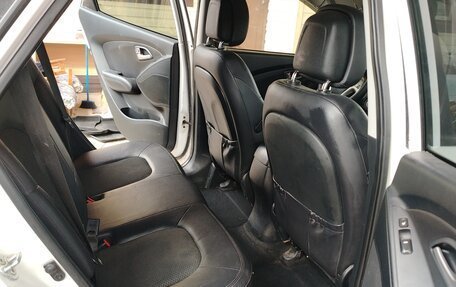 Hyundai ix35 I рестайлинг, 2012 год, 1 000 000 рублей, 12 фотография