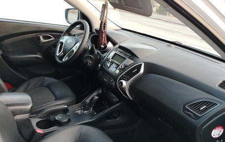 Hyundai ix35 I рестайлинг, 2012 год, 1 000 000 рублей, 13 фотография