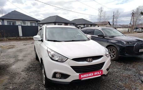 Hyundai ix35 I рестайлинг, 2012 год, 1 000 000 рублей, 4 фотография