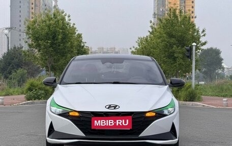 Hyundai Elantra, 2022 год, 1 330 000 рублей, 2 фотография