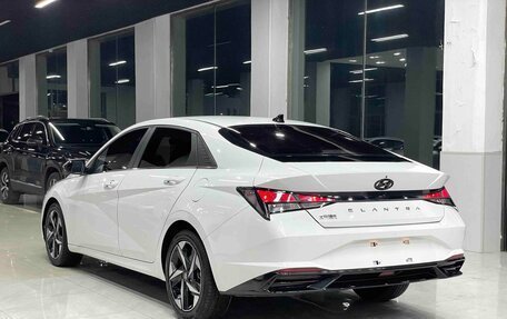 Hyundai Elantra, 2022 год, 1 300 000 рублей, 6 фотография