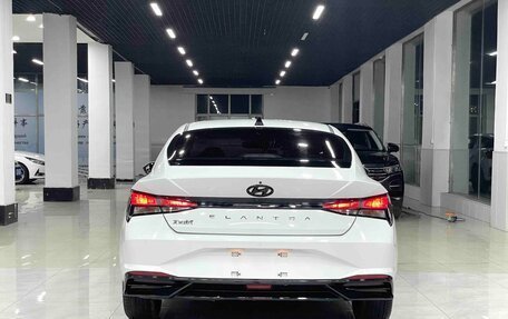 Hyundai Elantra, 2022 год, 1 300 000 рублей, 5 фотография