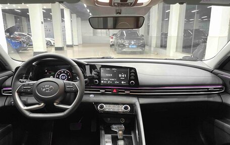 Hyundai Elantra, 2022 год, 1 300 000 рублей, 7 фотография