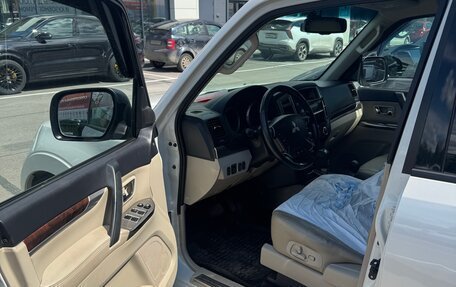 Mitsubishi Pajero IV, 2019 год, 2 700 000 рублей, 6 фотография
