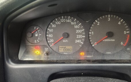 Toyota Avensis III рестайлинг, 2001 год, 310 000 рублей, 11 фотография