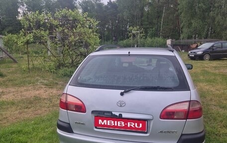 Toyota Avensis III рестайлинг, 2001 год, 310 000 рублей, 2 фотография