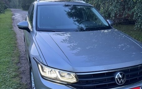 Volkswagen Tiguan II, 2021 год, 4 250 000 рублей, 2 фотография
