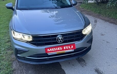 Volkswagen Tiguan II, 2021 год, 4 250 000 рублей, 3 фотография