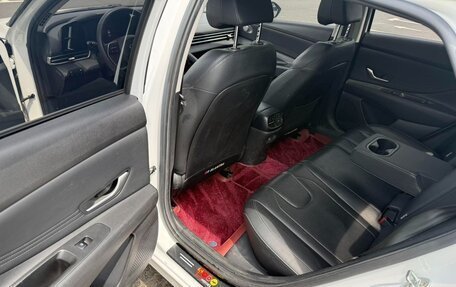 Hyundai Elantra, 2022 год, 1 350 000 рублей, 8 фотография