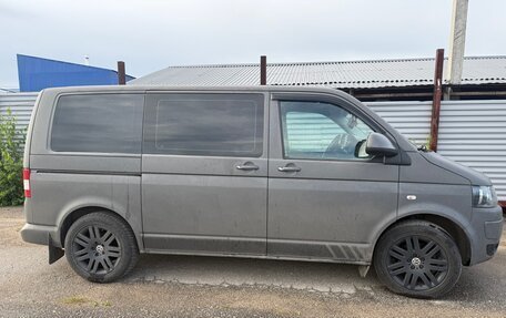 Volkswagen Transporter T5 рестайлинг, 2011 год, 1 750 000 рублей, 2 фотография