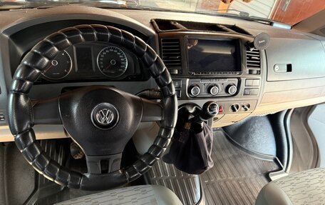 Volkswagen Transporter T5 рестайлинг, 2011 год, 1 750 000 рублей, 4 фотография