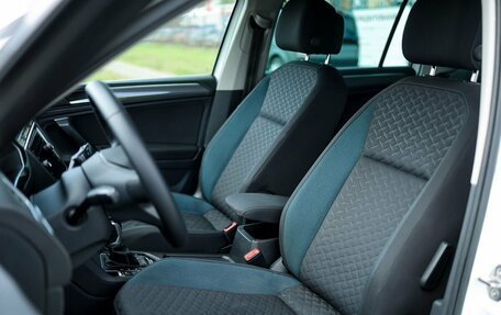 Volkswagen Tiguan II, 2019 год, 2 599 000 рублей, 11 фотография