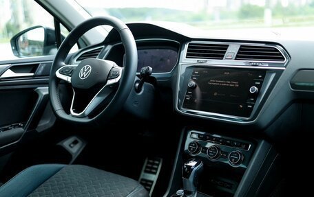Volkswagen Tiguan II, 2019 год, 2 599 000 рублей, 10 фотография