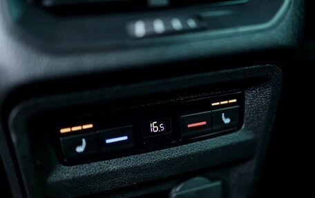 Volkswagen Tiguan II, 2019 год, 2 599 000 рублей, 13 фотография