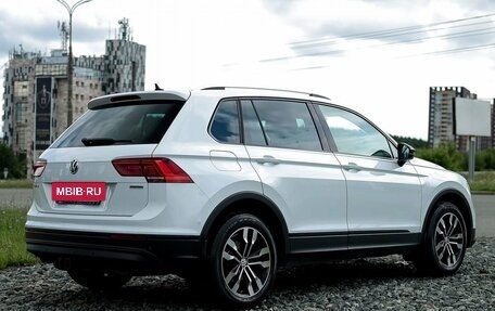 Volkswagen Tiguan II, 2019 год, 2 599 000 рублей, 5 фотография
