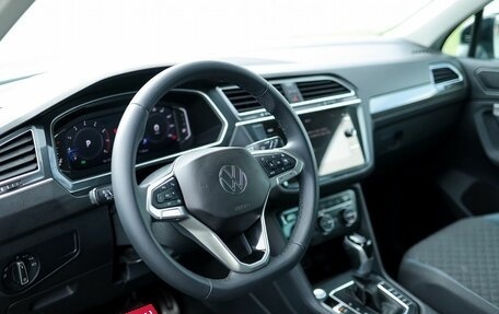 Volkswagen Tiguan II, 2019 год, 2 599 000 рублей, 9 фотография