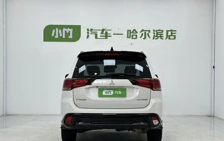 Mitsubishi Outlander III рестайлинг 3, 2022 год, 1 680 005 рублей, 5 фотография