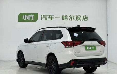 Mitsubishi Outlander III рестайлинг 3, 2022 год, 1 680 005 рублей, 7 фотография