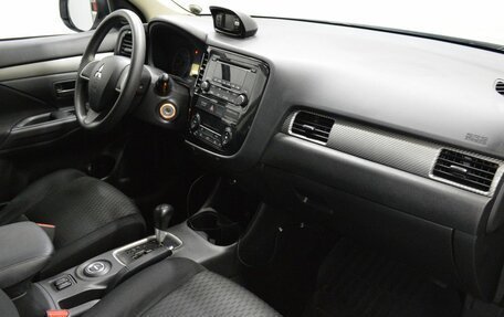Mitsubishi Outlander III рестайлинг 3, 2012 год, 1 121 000 рублей, 12 фотография