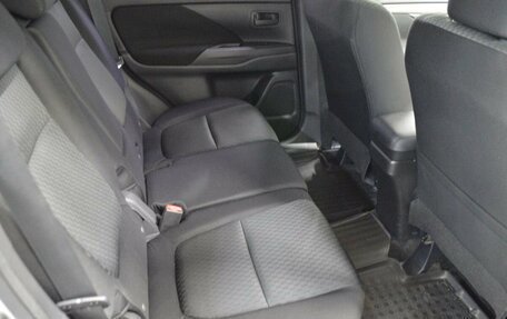 Mitsubishi Outlander III рестайлинг 3, 2012 год, 1 121 000 рублей, 13 фотография