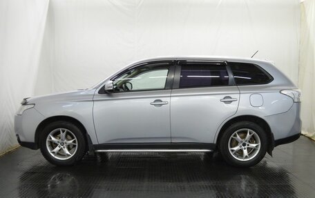 Mitsubishi Outlander III рестайлинг 3, 2012 год, 1 121 000 рублей, 8 фотография
