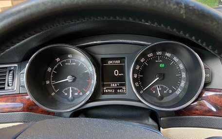 Skoda Superb III рестайлинг, 2012 год, 1 000 000 рублей, 10 фотография